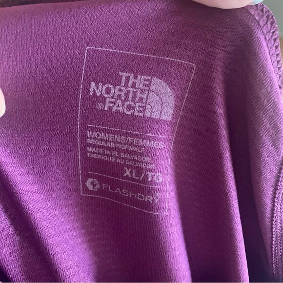 The North Face Lightweight Flash Dry Hoodie in 2 Tone Purple Design, Women's XL - Picture 2 of 11